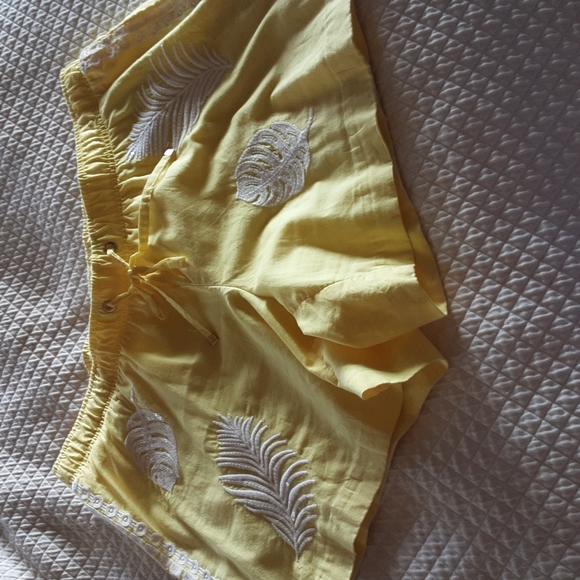 Lilly Pulitzer Pants - Lilly pulitzer sparkling shorts